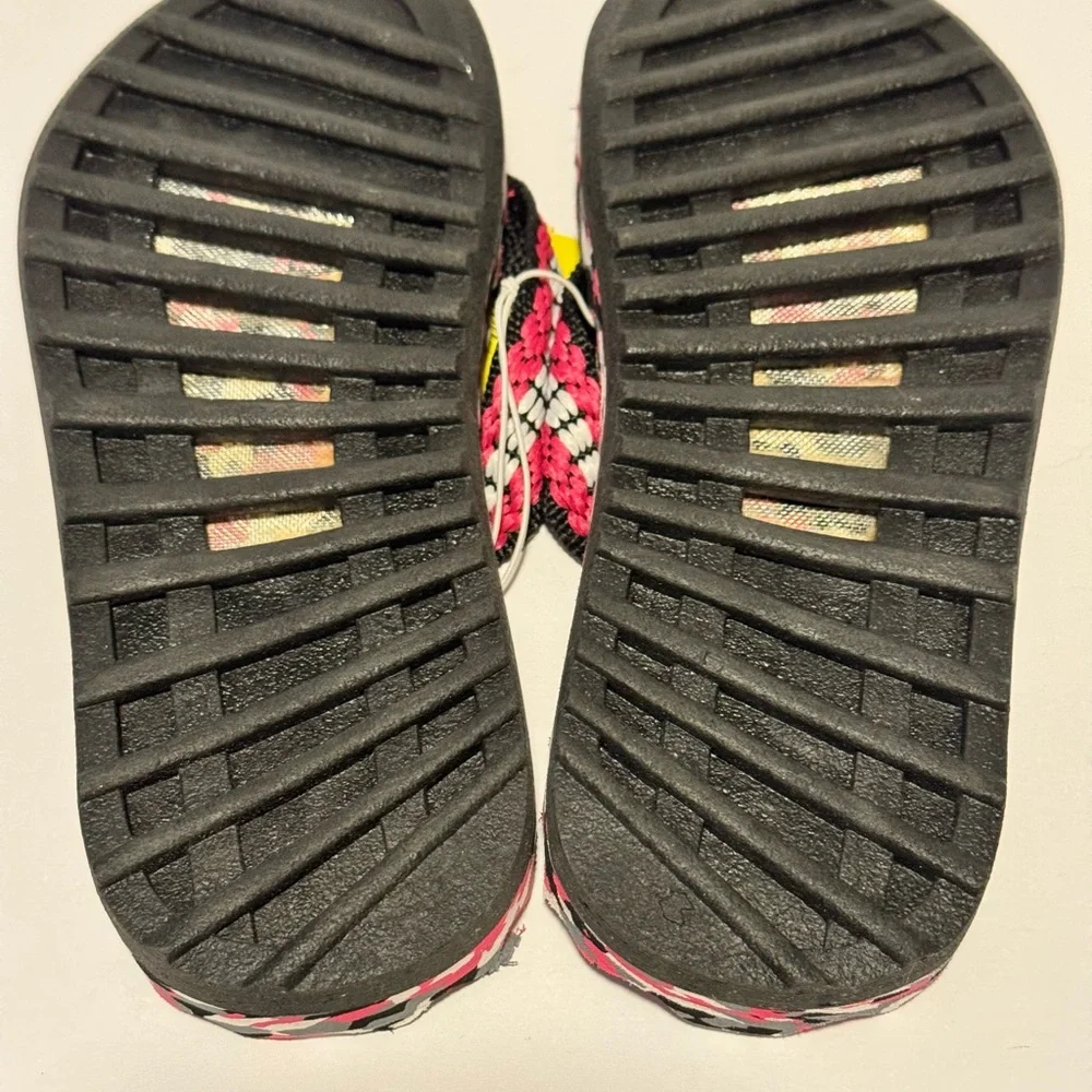 Frisxy Flip Flops Women's 8 Camo Black Pink White Slide-On Sandals NEW